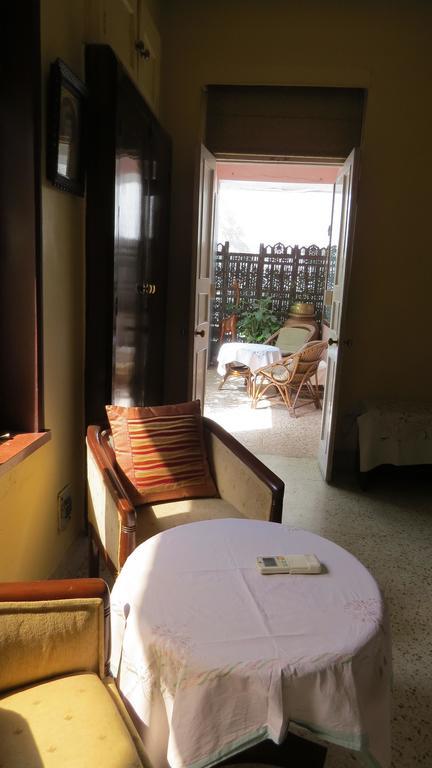 Master Bed And Breakfast Нью-Делі Номер фото